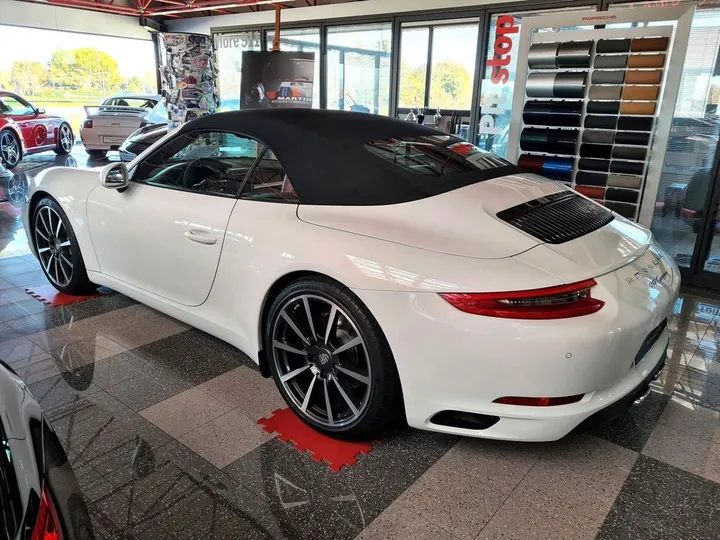 Porsche 911