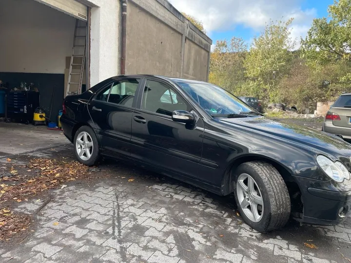 Mercedes-Benz C 180