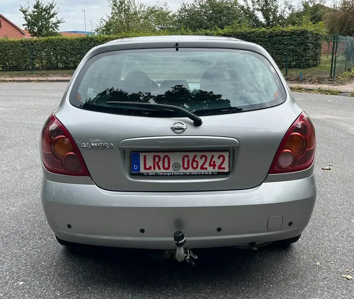 Nissan Almera