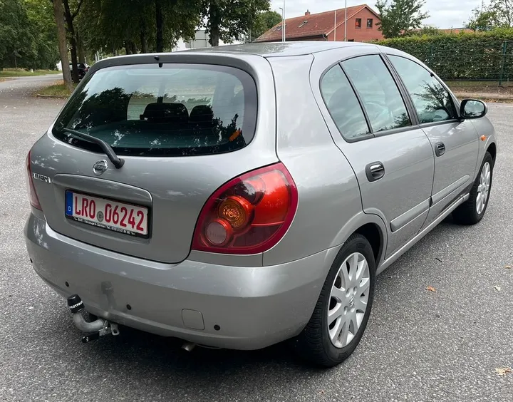 Nissan Almera