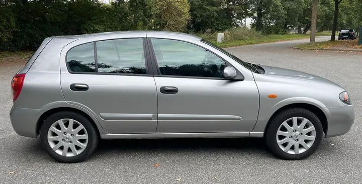 Nissan Almera