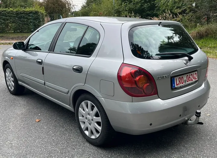 Nissan Almera