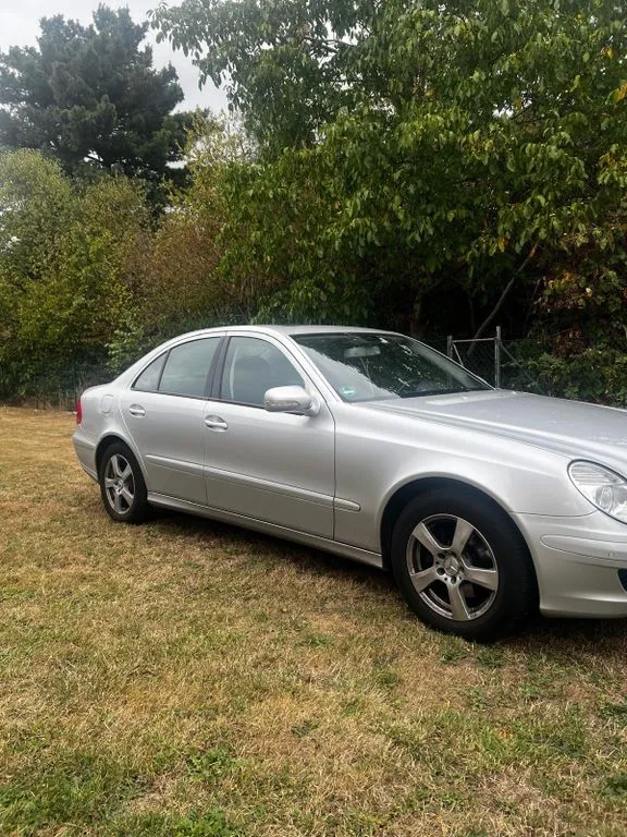 Mercedes-Benz E 200