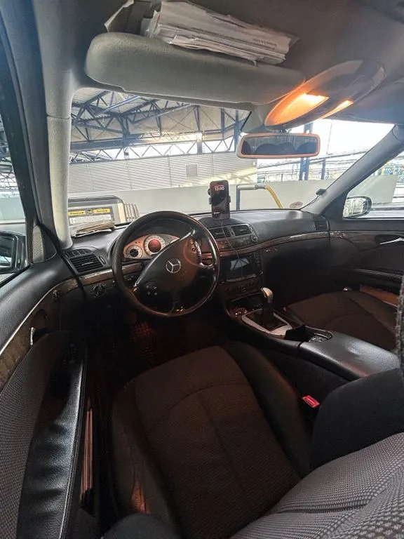 Mercedes-Benz E 200