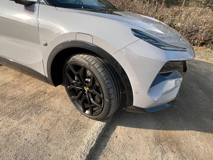 Lotus Eletre
