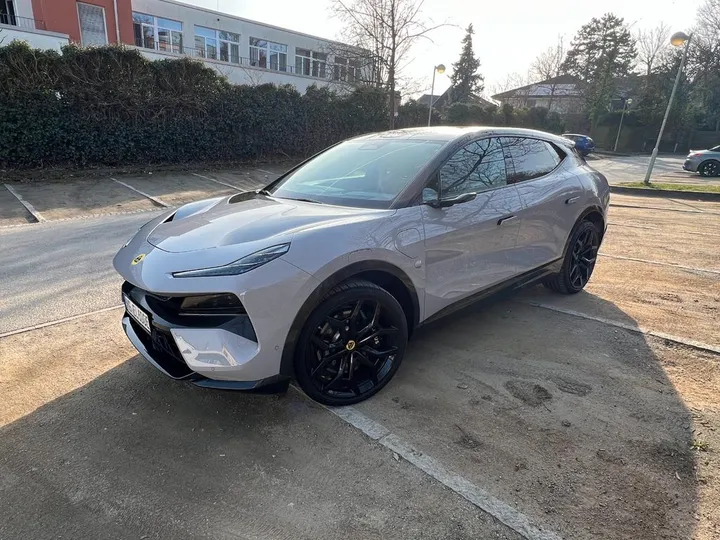 Lotus Eletre
