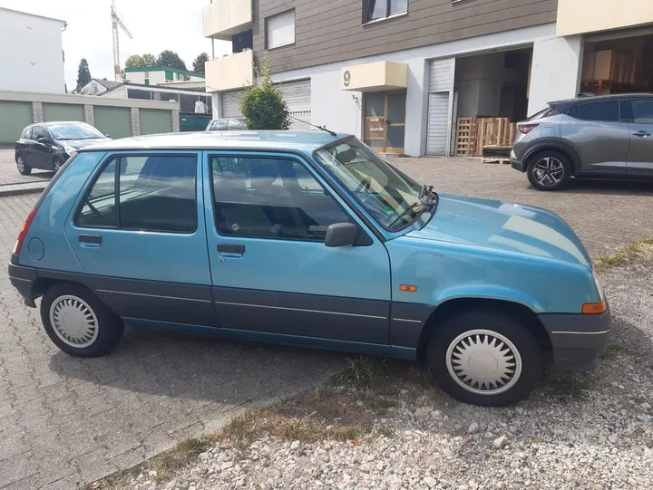 Renault R 5