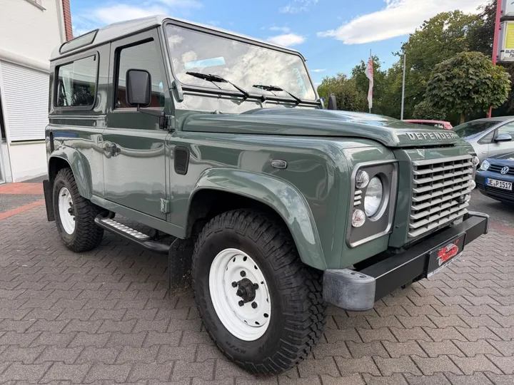 Land Rover Defender