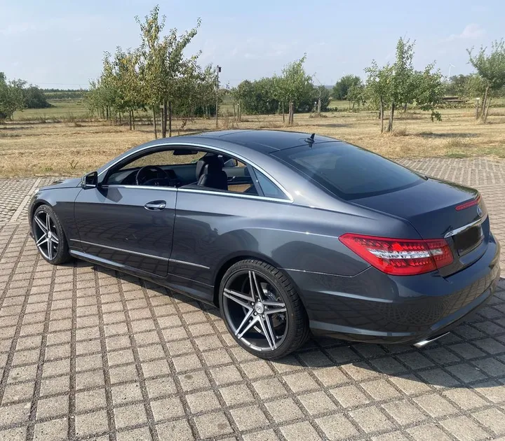 Mercedes-Benz E 500