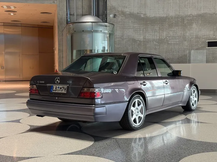 Mercedes-Benz E 500