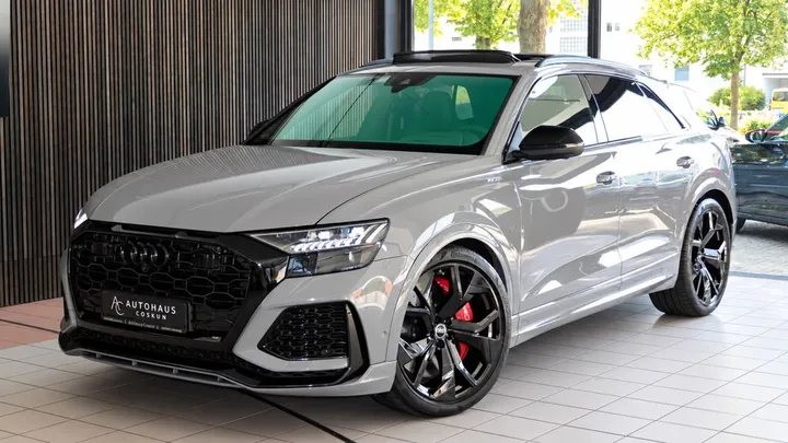 Audi RSQ8