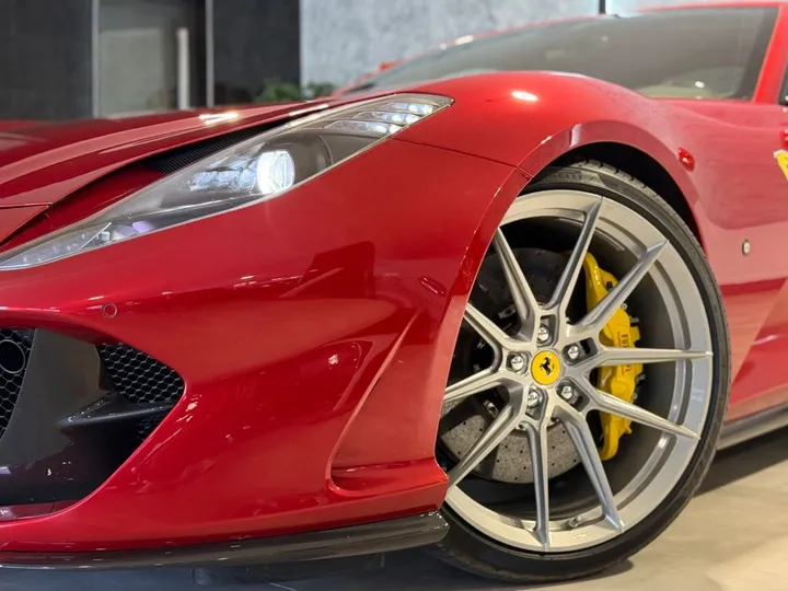 Ferrari 812