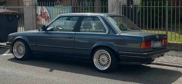 BMW 320
