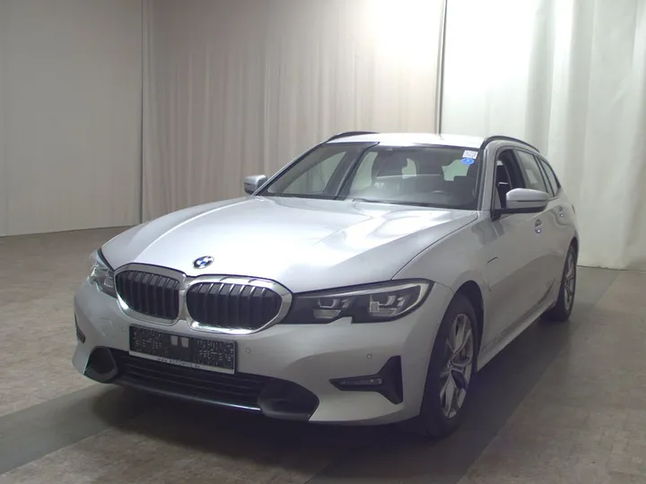 BMW 330