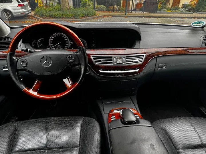 Mercedes-Benz E 320