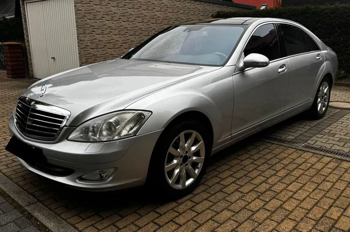 Mercedes-Benz E 320