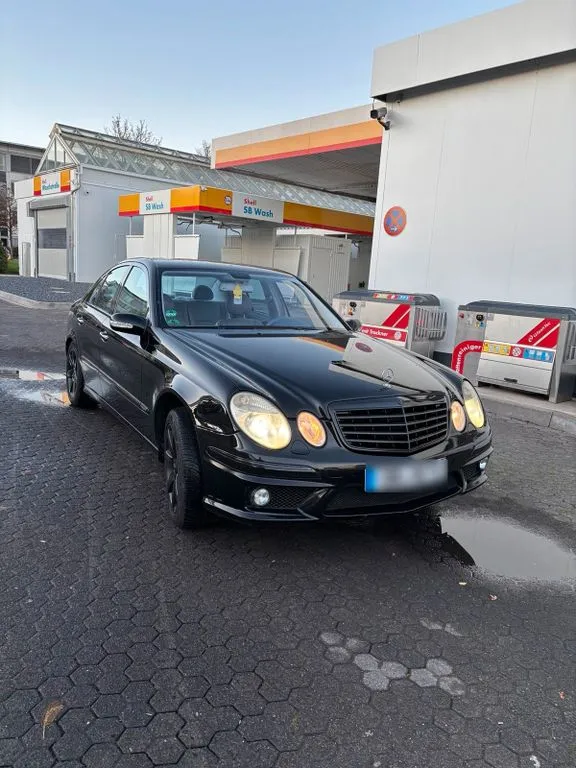 Mercedes-Benz E 240