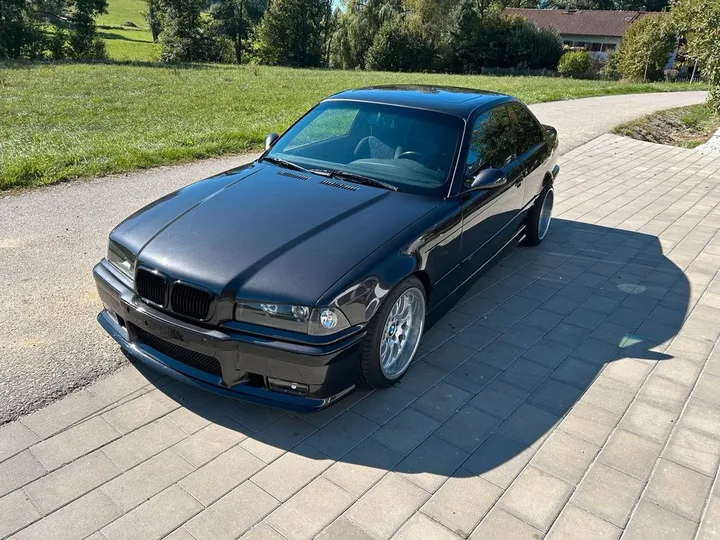 BMW 320