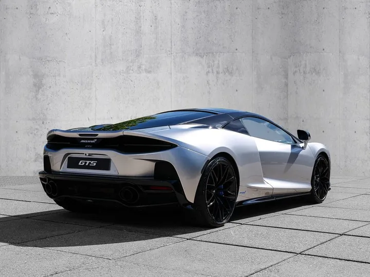 McLaren GTS