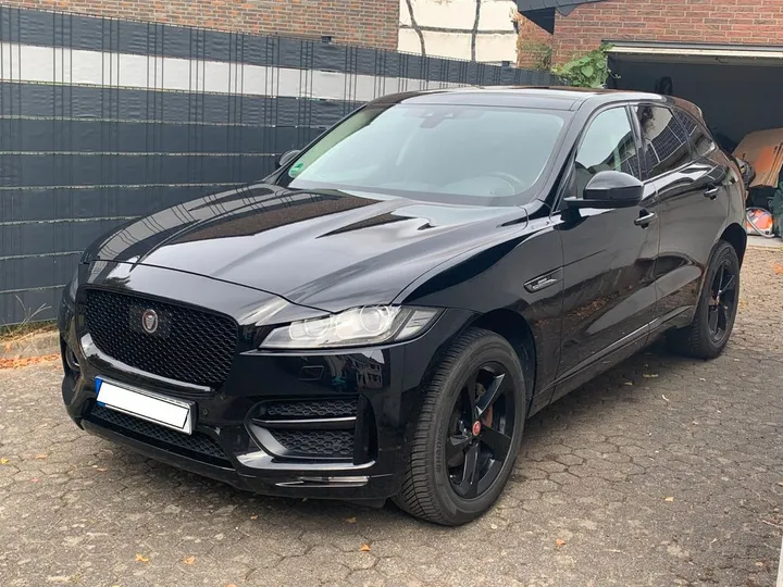 Jaguar F-Pace
