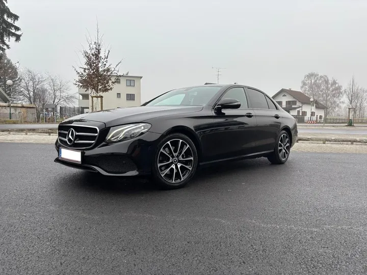 Mercedes-Benz E 220
