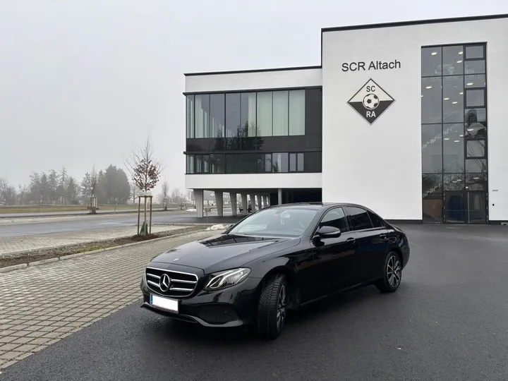 Mercedes-Benz E 220