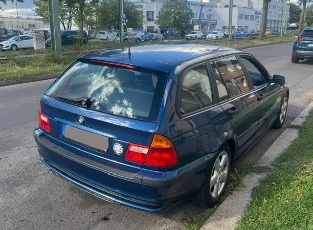 BMW 320