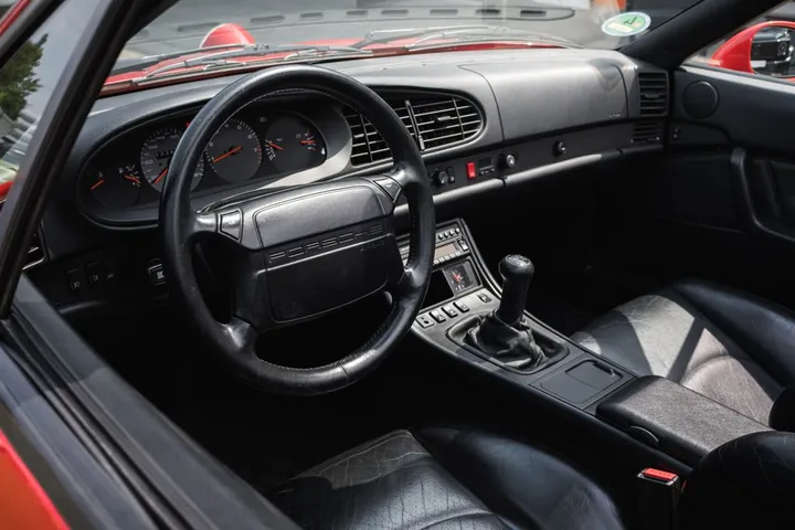 Porsche 968