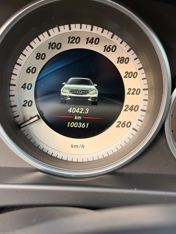 Mercedes-Benz E 200