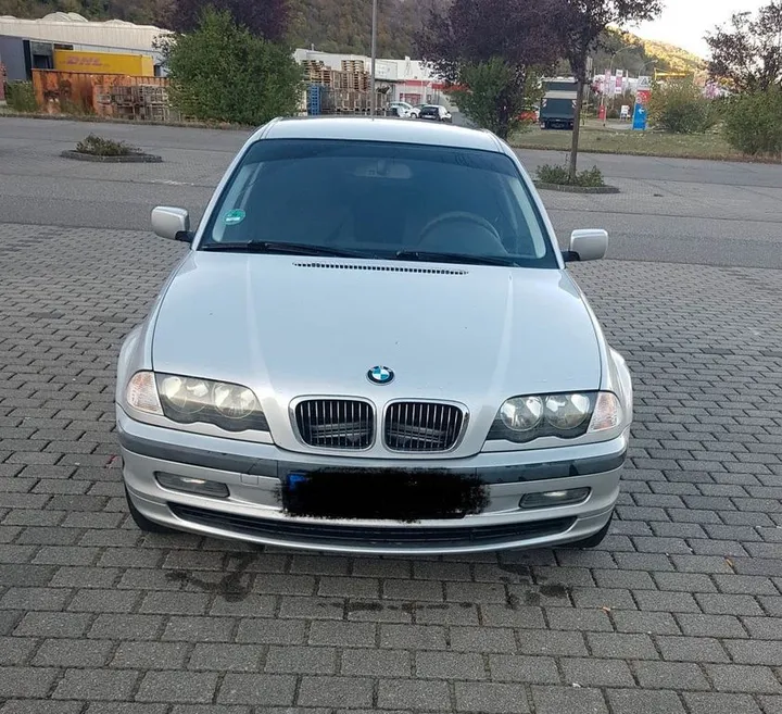BMW 320