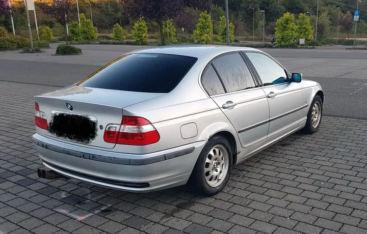 BMW 320