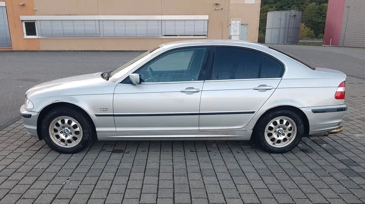 BMW 320