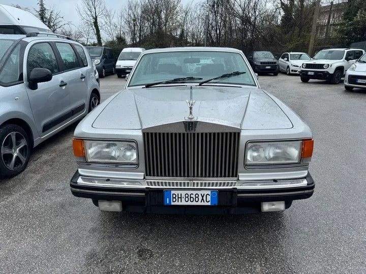 Rolls-Royce Silver Spirit