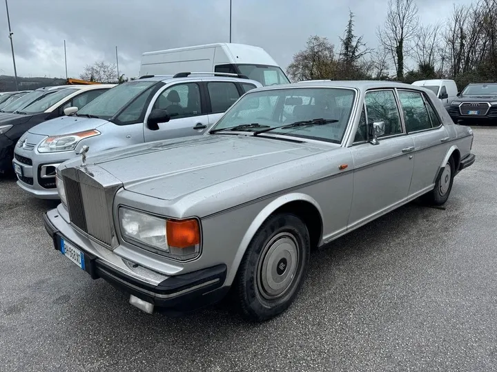 Rolls-Royce Silver Spirit