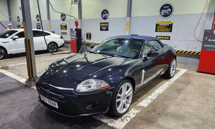Jaguar XK8