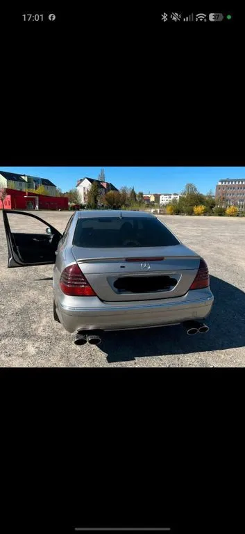 Mercedes-Benz E 220