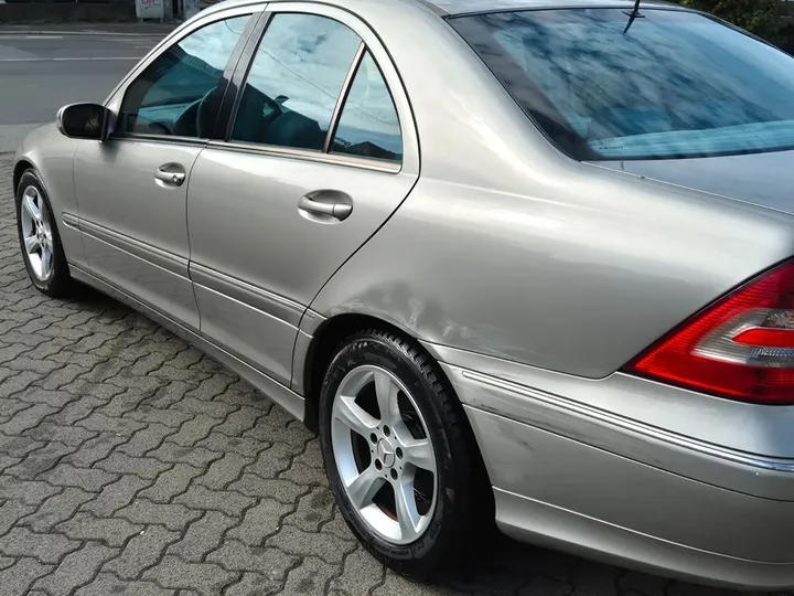 Mercedes-Benz C 220