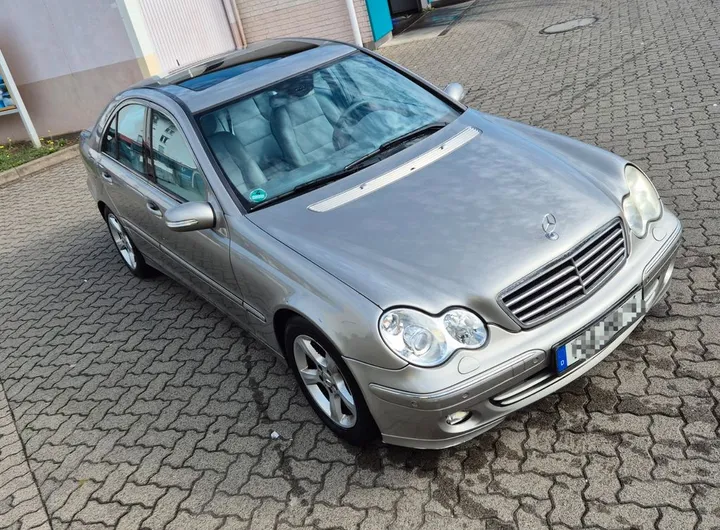 Mercedes-Benz C 220