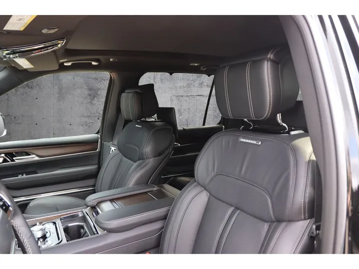 Jeep Wagoneer