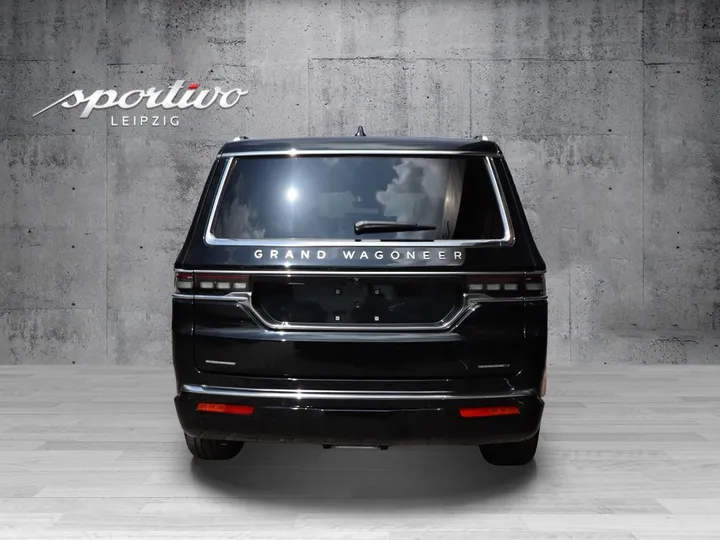 Jeep Wagoneer