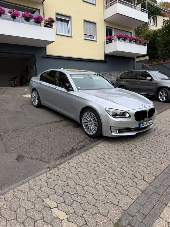 BMW 740