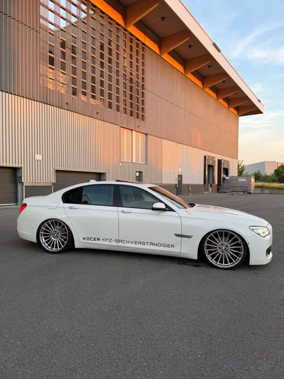 BMW 730