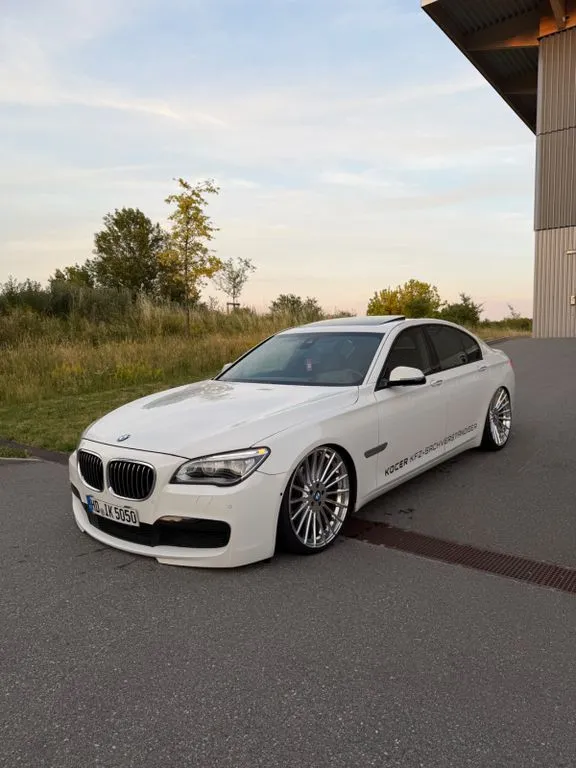 BMW 730