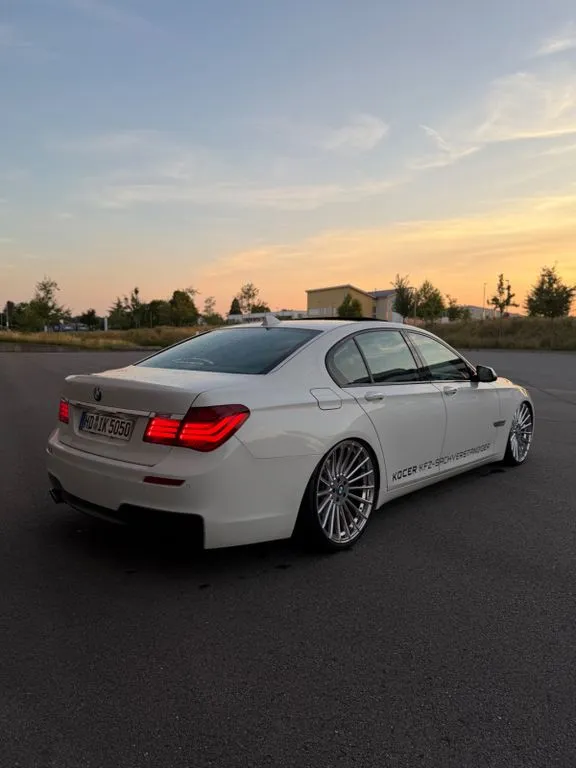 BMW 730