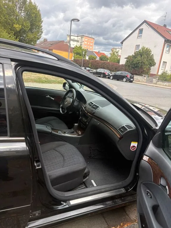 Mercedes-Benz E 220