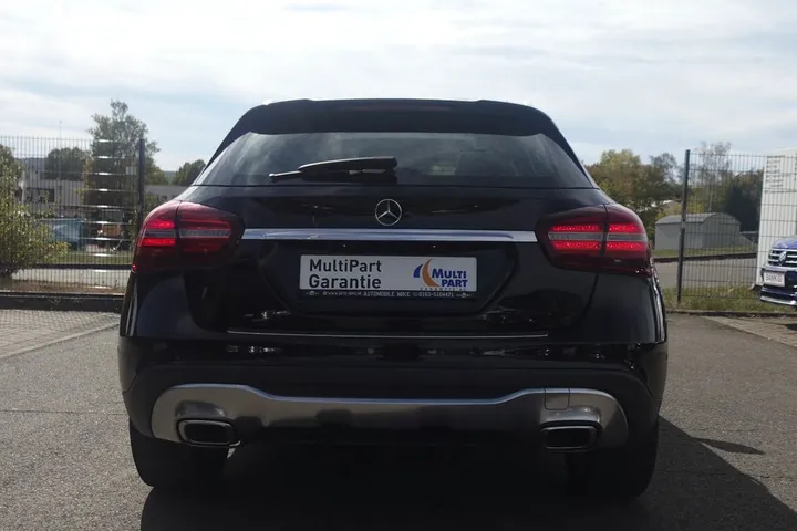 Mercedes-Benz GLA 200