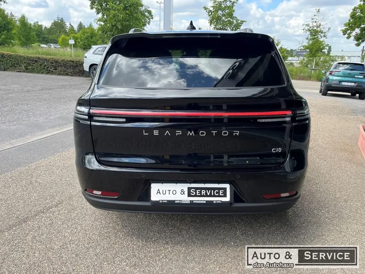 Leapmotor C10