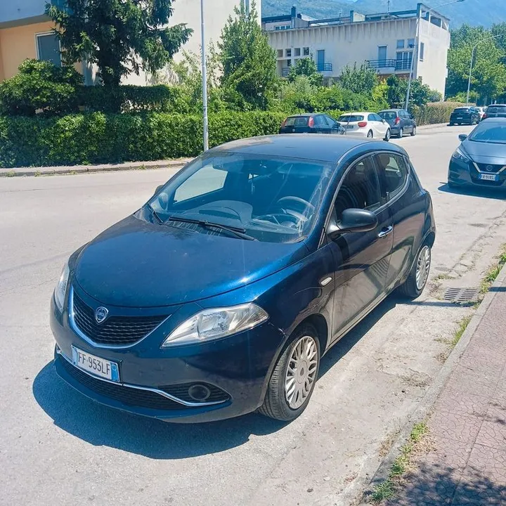 Lancia Ypsilon