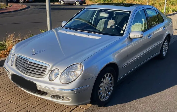 Mercedes-Benz E 200