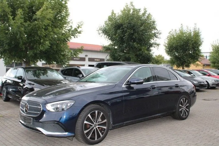 Mercedes-Benz E 300